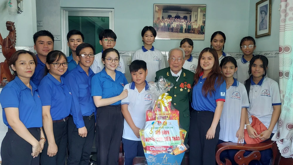 KÍ ỨC ĐIỆN BIÊN PHỦ 
