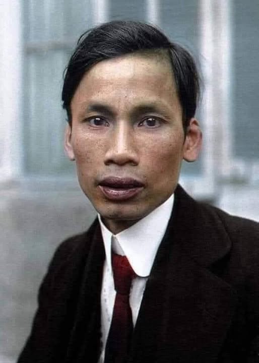 NGƯỜI LÀ ÁNH SÁNG GIỮA ĐÊM DÀI DÂN TỘC 