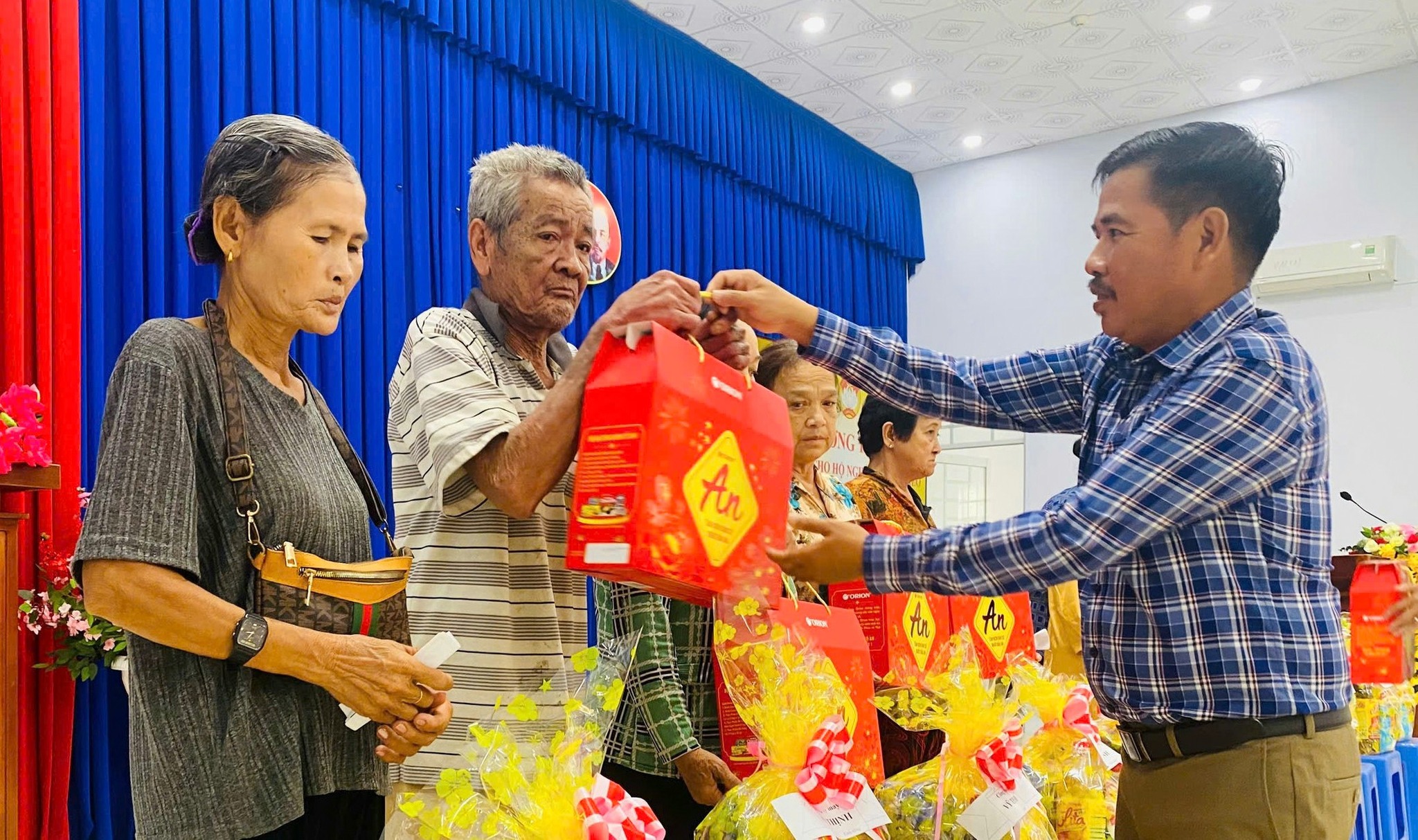 Chăm lo đời sống gia đình chính sách