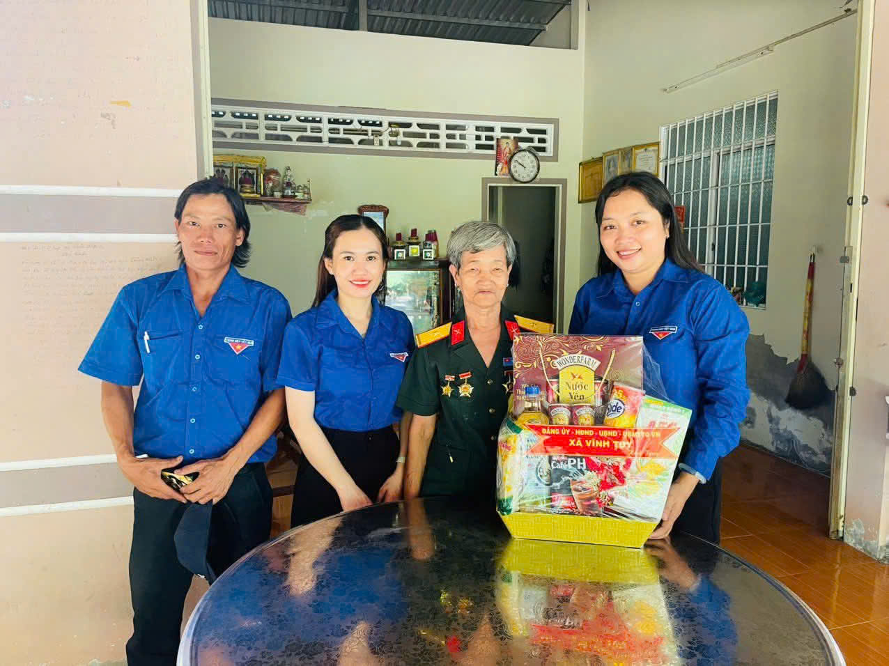 LAN TOẢ CHIA SẼ NHỮNG KHOẢNH KHẮC TÌNH NGUYỆN CÂU CHUYỆN ĐẸP