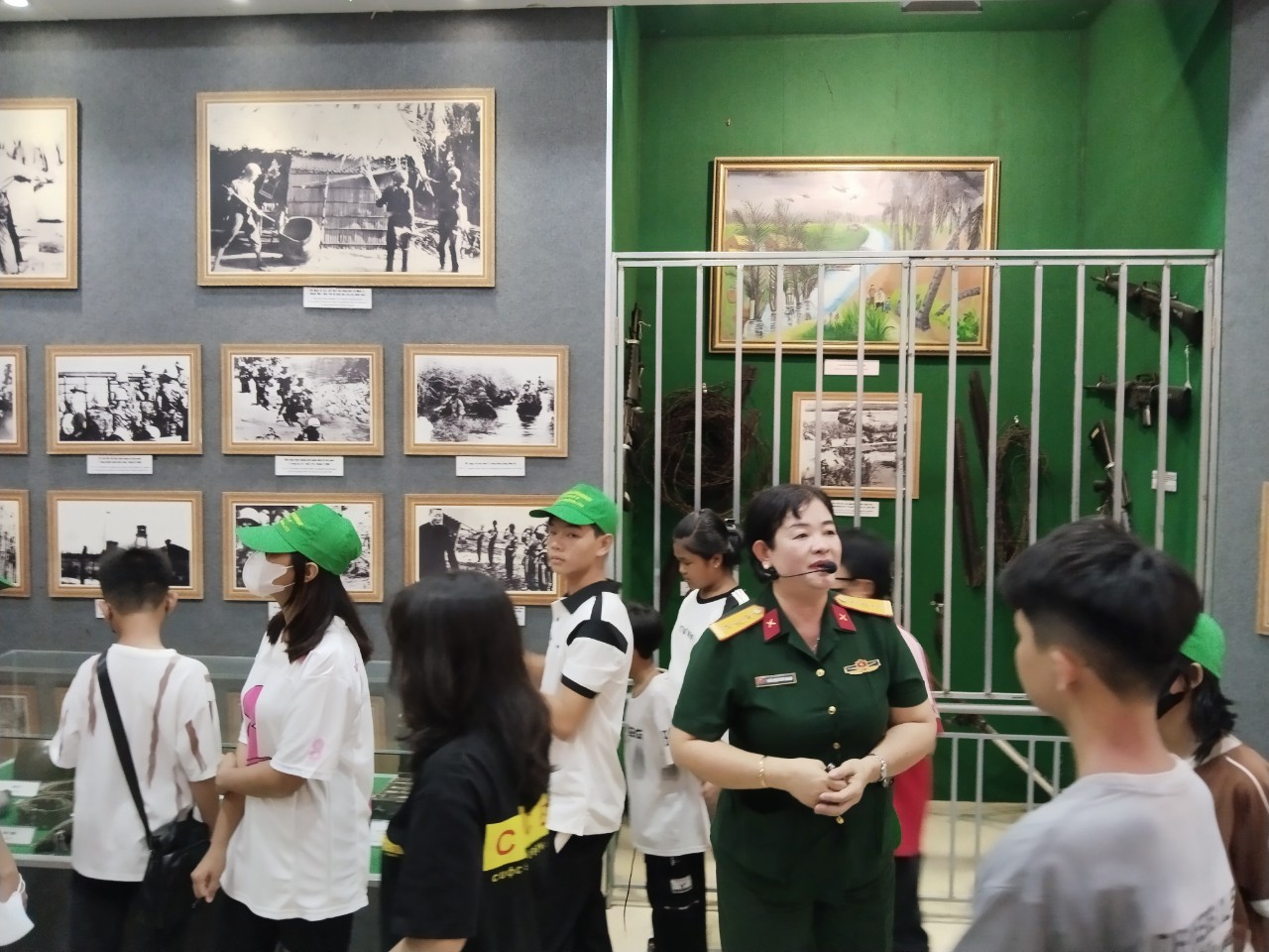 hành trình địa chỉ đỏ