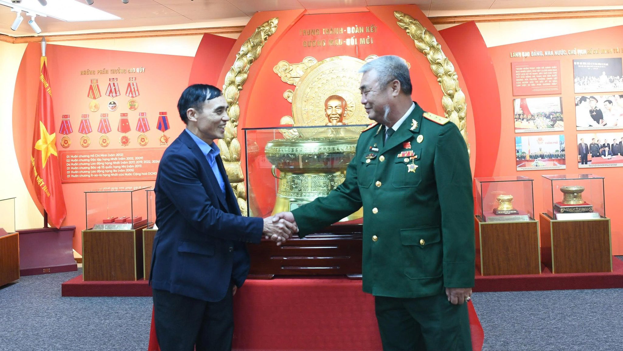 Người cựu binh hơn 30 năm gìn giữ, đưa nghề đúc đồng truyền thống vươn xa