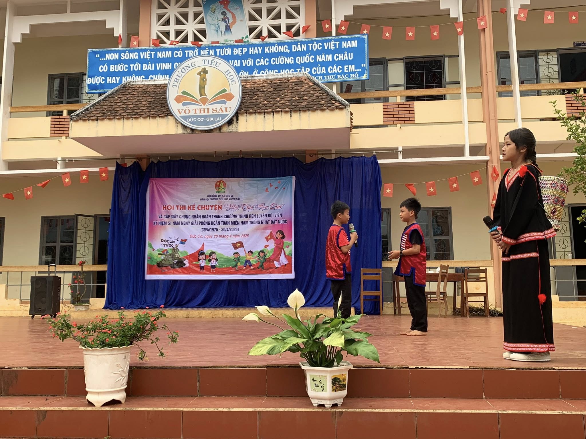 CÂU CHUYỆN ANH HÙNG NÚP
