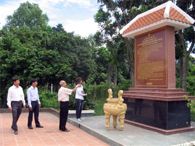 Giồng Cám hào hùng và bi tráng
