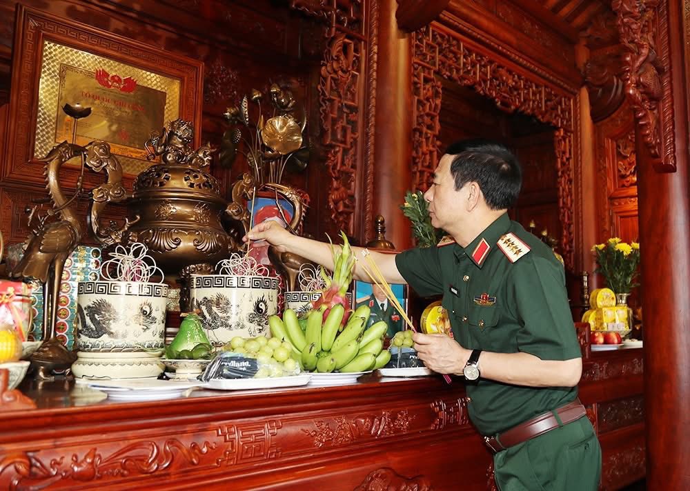 Chiều 30/4, nhân kỷ niệm 51 năm Ngày giải phóng miền Nam,