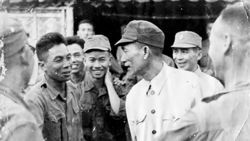 [Đoàn trường THPT Hai Bà Trưng] TRUNG TƯỚNG VƯƠNG THỪA VŨ: DANH TƯỚNG TRẬN MẠC, TẦM VÓC CHIẾN LƯỢC VÀ DI SẢN CỦA MỘT TƯ LỆNH KỲ TÀI