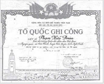DÒNG MÁU ANH HÙNG CHẢY QUA BA THẾ HỆ