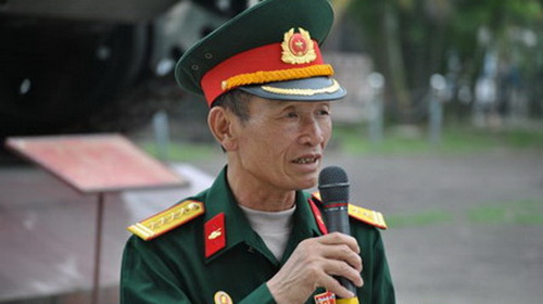 CHUYỆN VỀ LÁ CỜ CẮM TRÊN NÓC DINH ĐỘC LẬP NGÀY GIẢI PHÓNG MIỀN NAM, THỐNG NHẤT ĐẤT NƯỚC