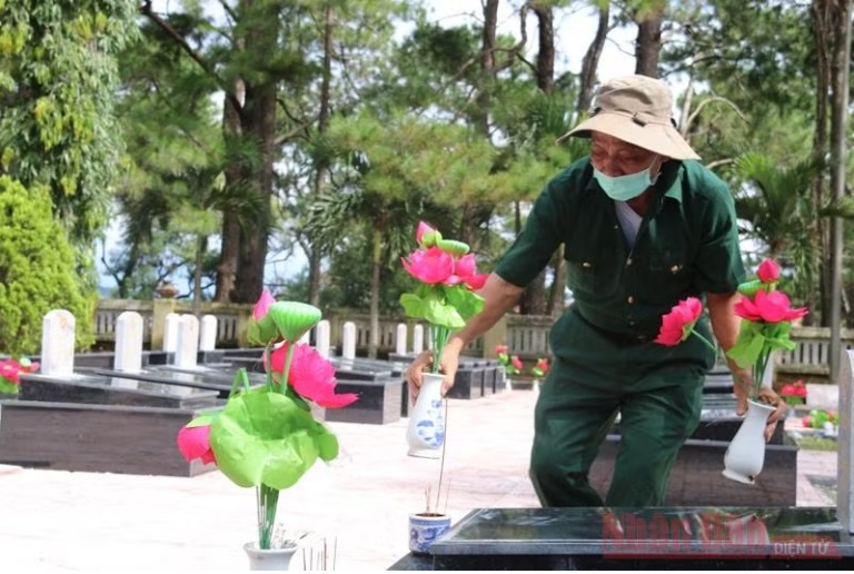 Câu chuyện về cựu chiến binh 10 năm canh “giấc ngủ” đồng đội