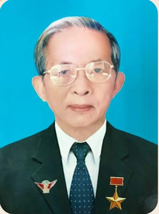 Mười Hương - Người thầy trong ngành tình báo