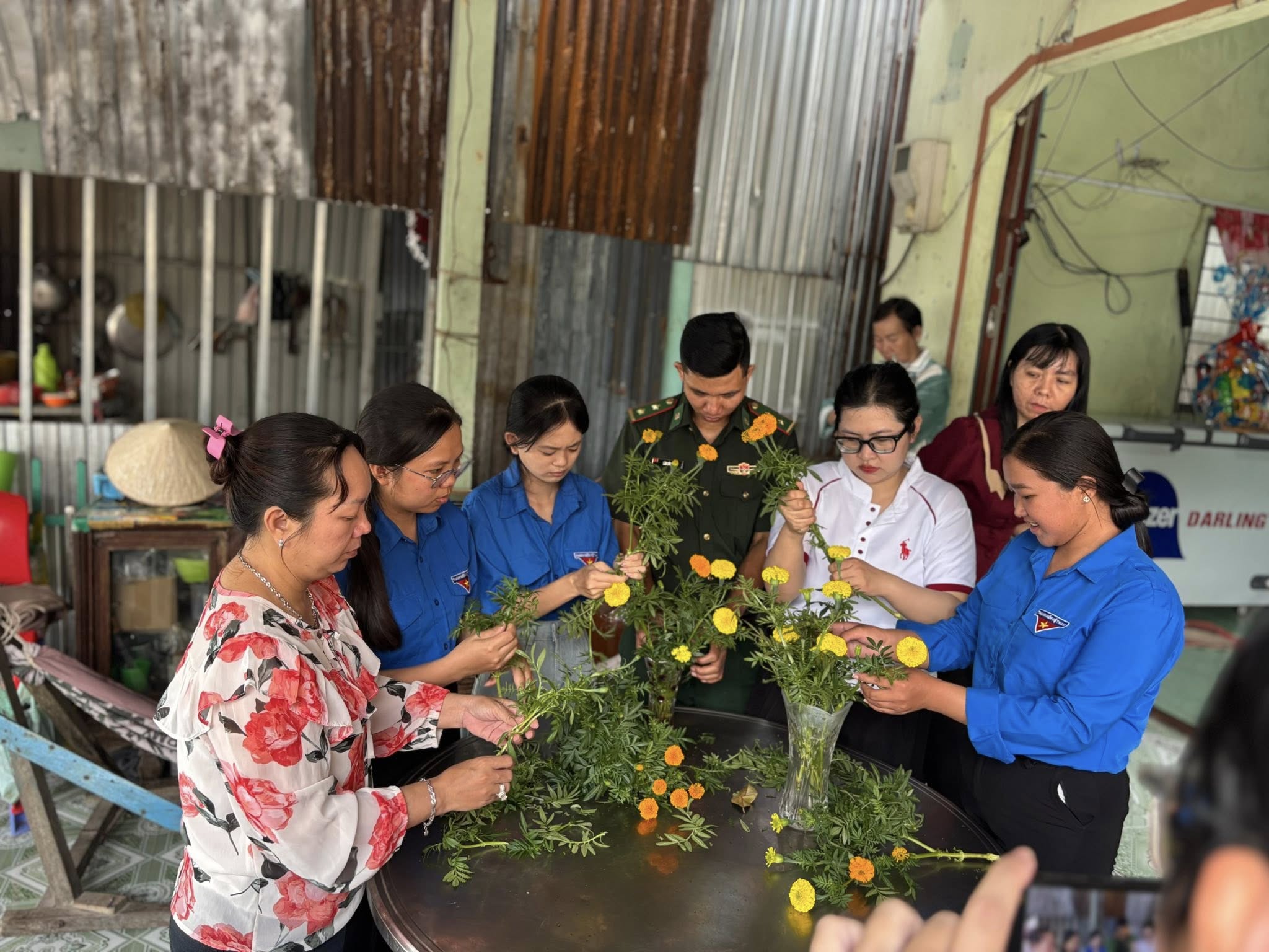 PHỐI HỢP CÁC HOẠT ĐỘNG XUÂN BIÊN PHÒNG ẤM LÒNG DÂN BẢN