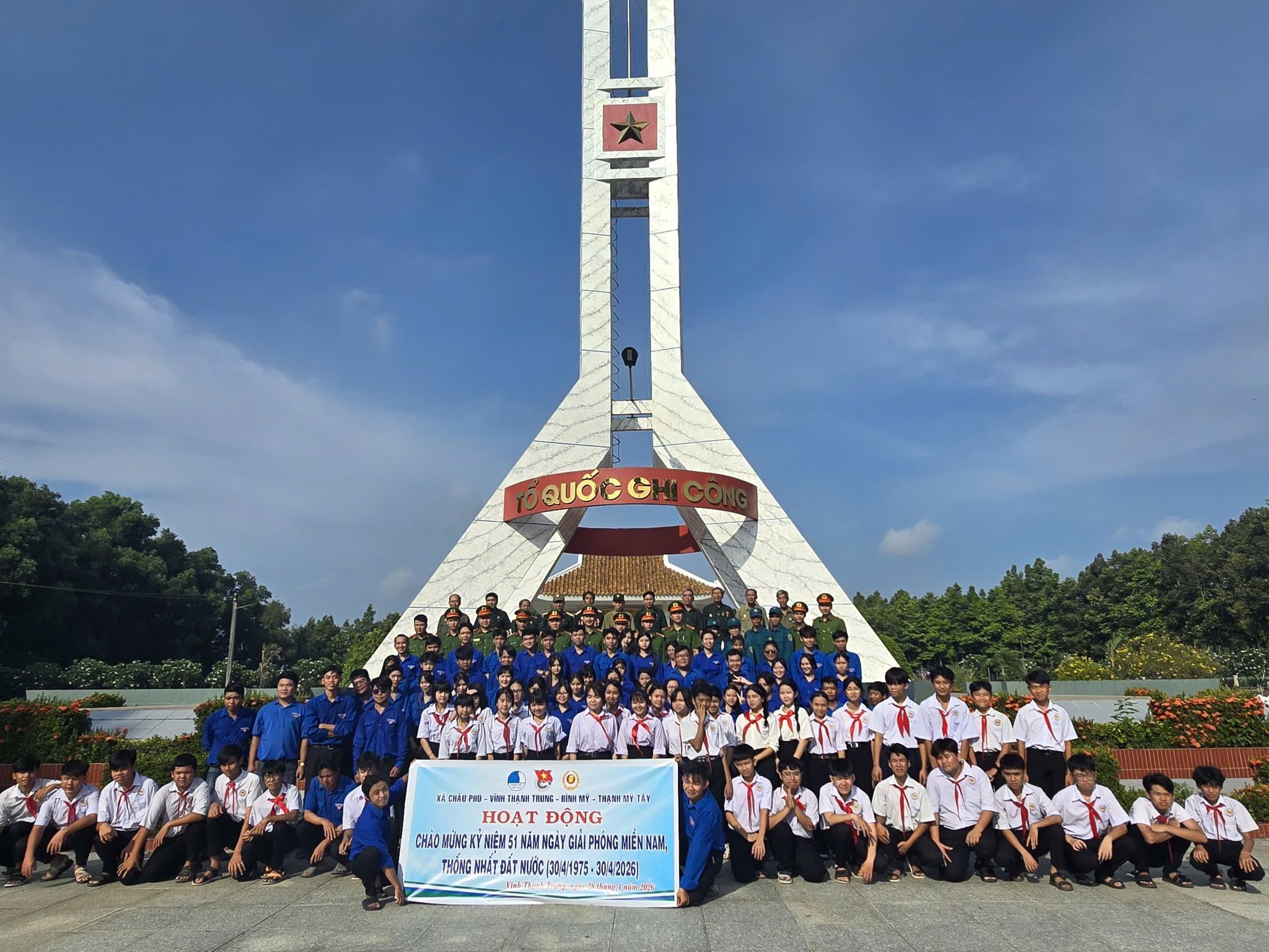 VĨNH THẠNH TRUNG VIẾNG NGHĨA TRANG LIỆT SĨ NHÂN NGÀY 30/4