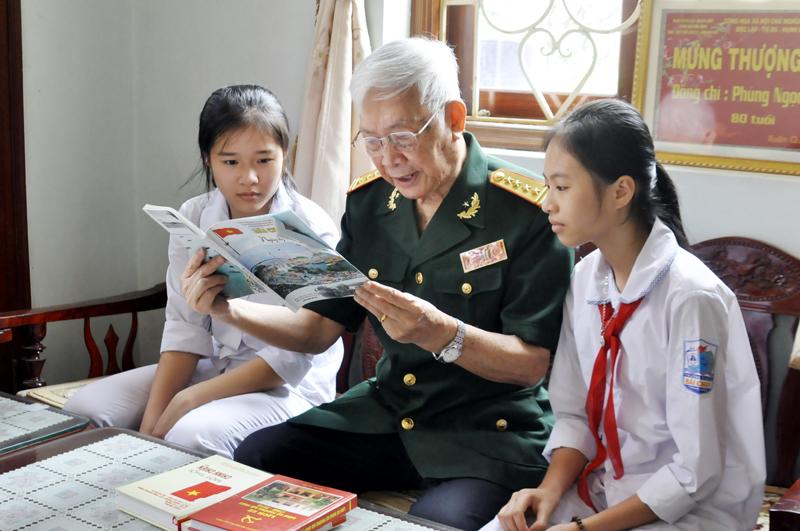 NGƯỜI THƯƠNG BINH DẠY HỌC