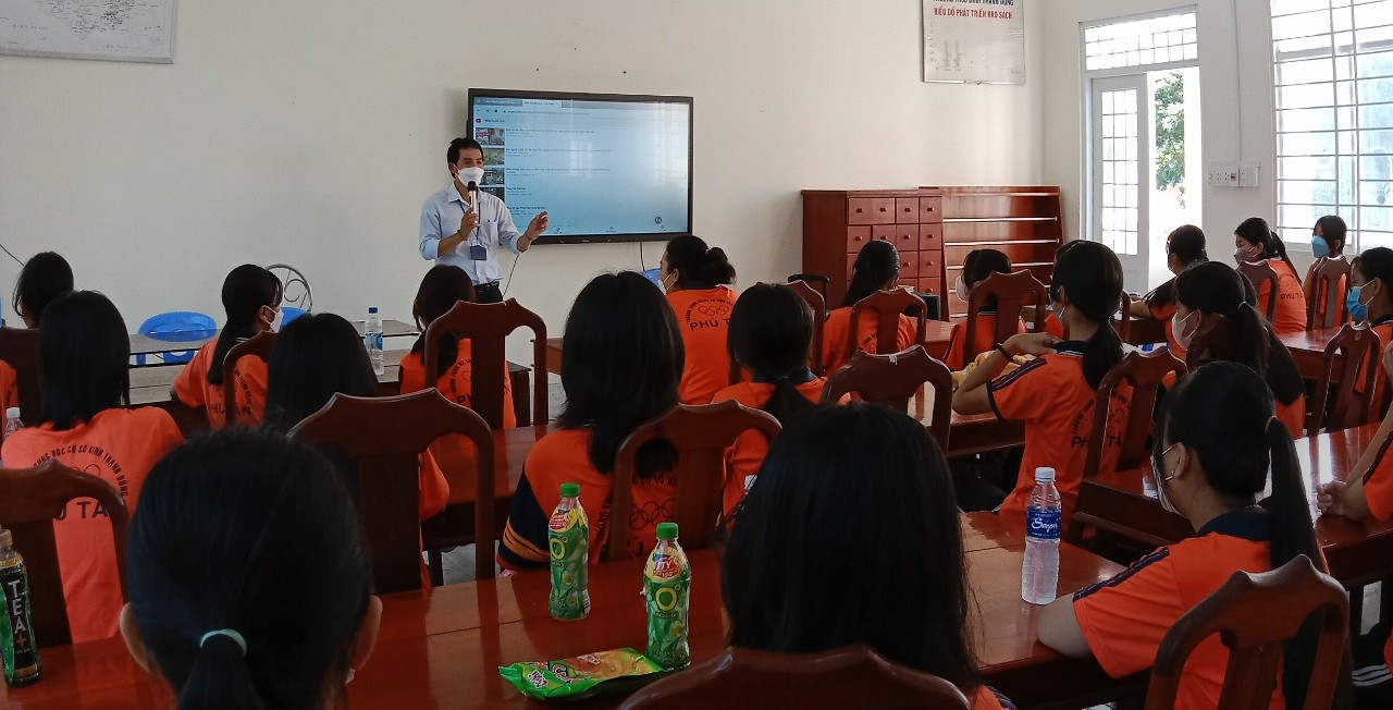 Hành trình đến địa chỉ đỏ