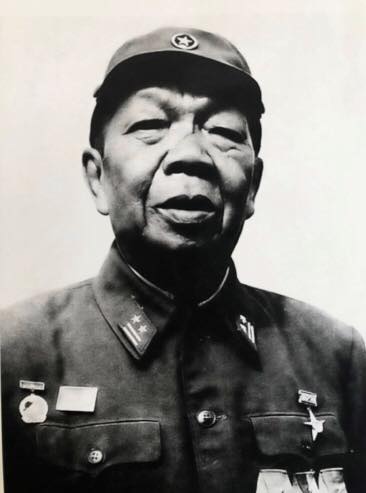 ANH HÙNG BÔNG VĂN DĨA