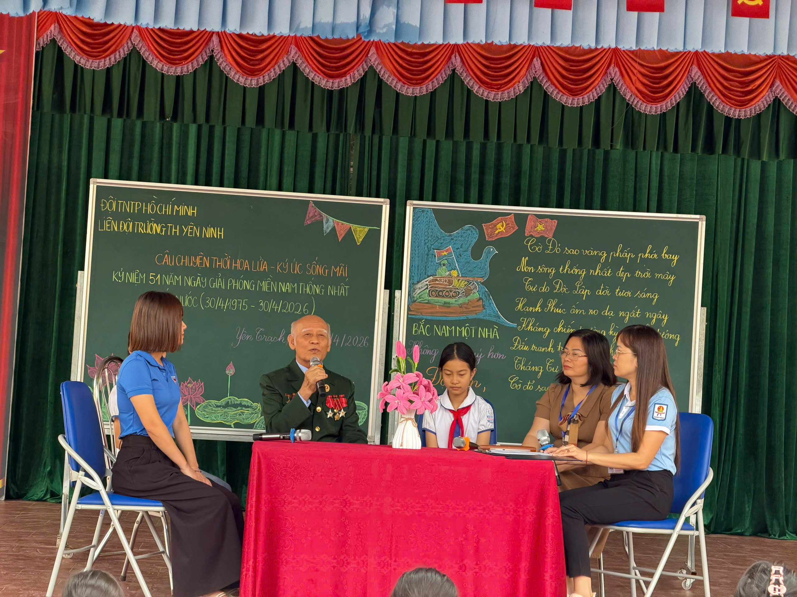 CHI ĐOÀN TRƯỜNG TIỂU HỌC YÊN NINH- “MỘT THỜI HOA LỬA” – KHI LỊCH SỬ CHẠM VÀO TRÁI TIM THẾ HỆ TRẺ