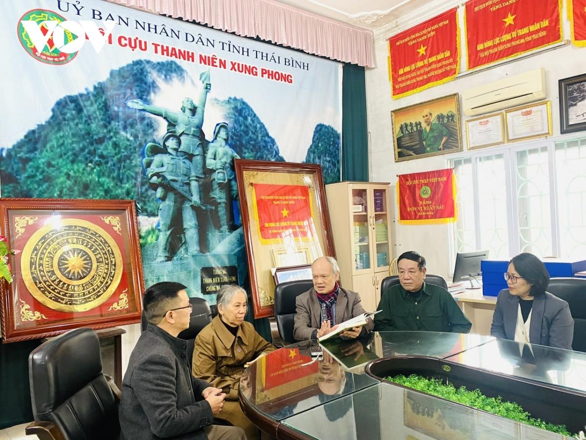 Hoa Sim Bên Dòng Thạch Hãn