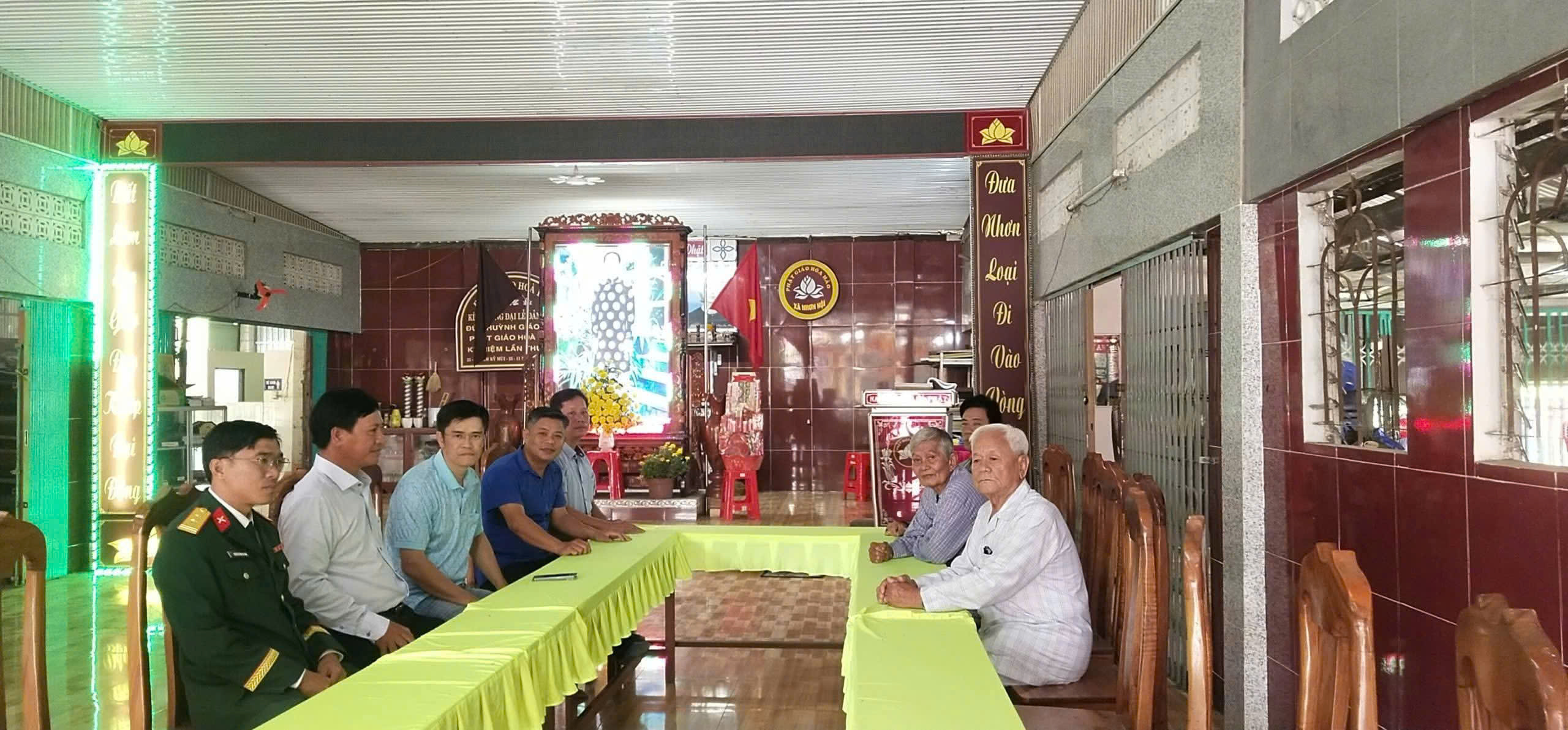 Lãnh đạo UBND xã thăm, chúc Tết Ban Trị sự Phật giáo Hòa Hảo xã Nhơn Hội