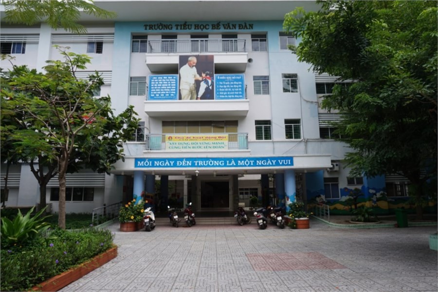 Anh hùng Liệt sĩ Bế Văn Đàn lấy thân mình làm giá súng