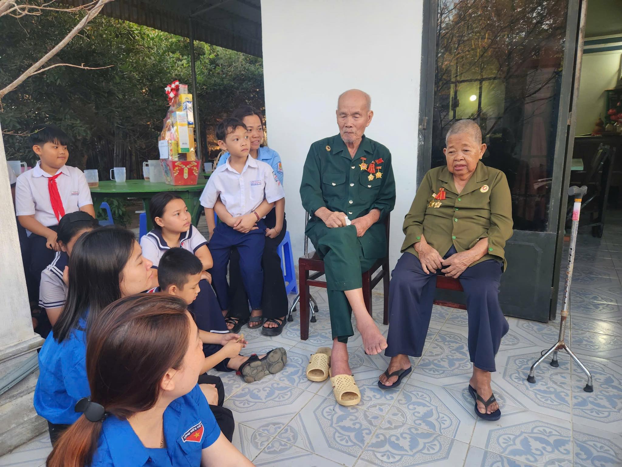 LÊ THỊ HOÀNG CỰU CHIẾN BINH (1)