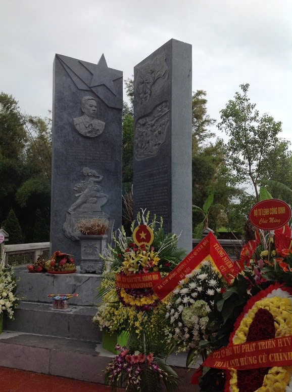 ANH HÙNG CÙ CHÍNH LAN