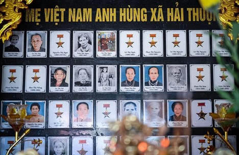 NGƯỜI PHỤ NỮ "THÉP"
