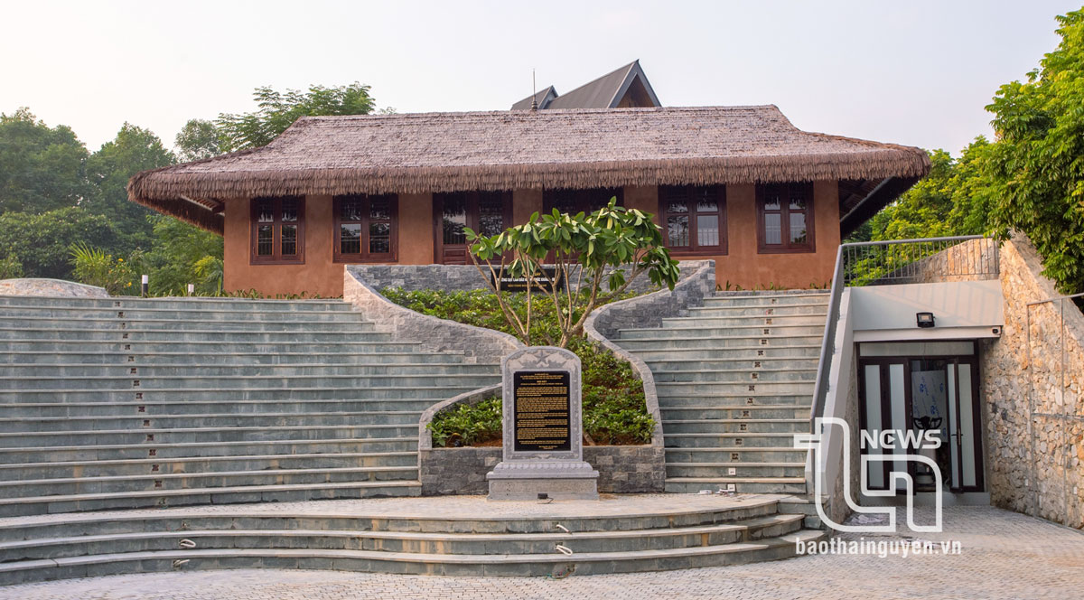 Di tích lịch sử quốc gia trường dạy làm báo Huỳnh Thúc Kháng