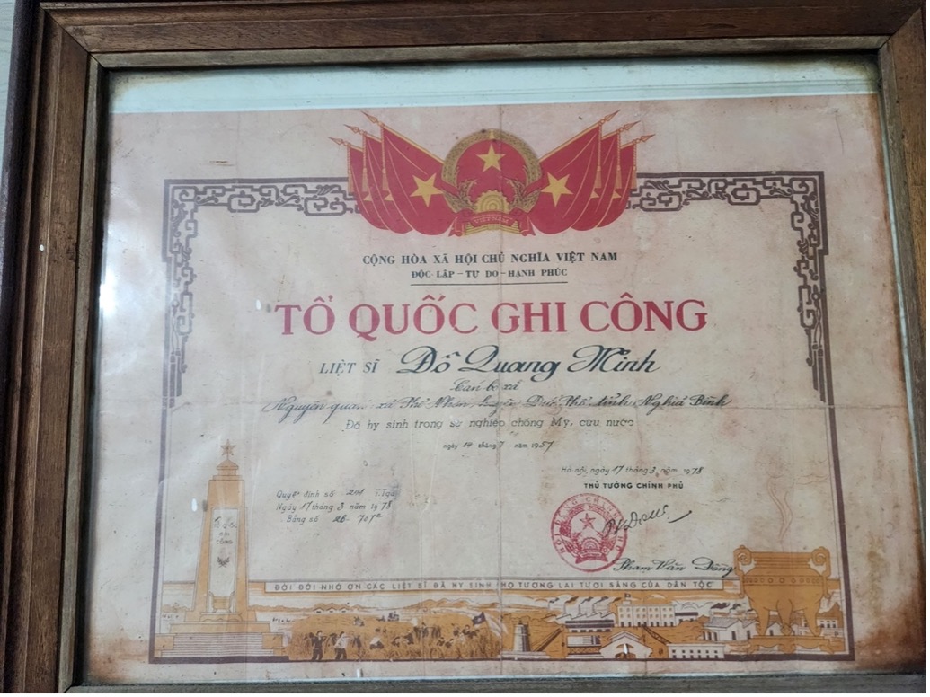 Tấm bằng “Tổ quốc ghi công” và lời kể của bà tôi