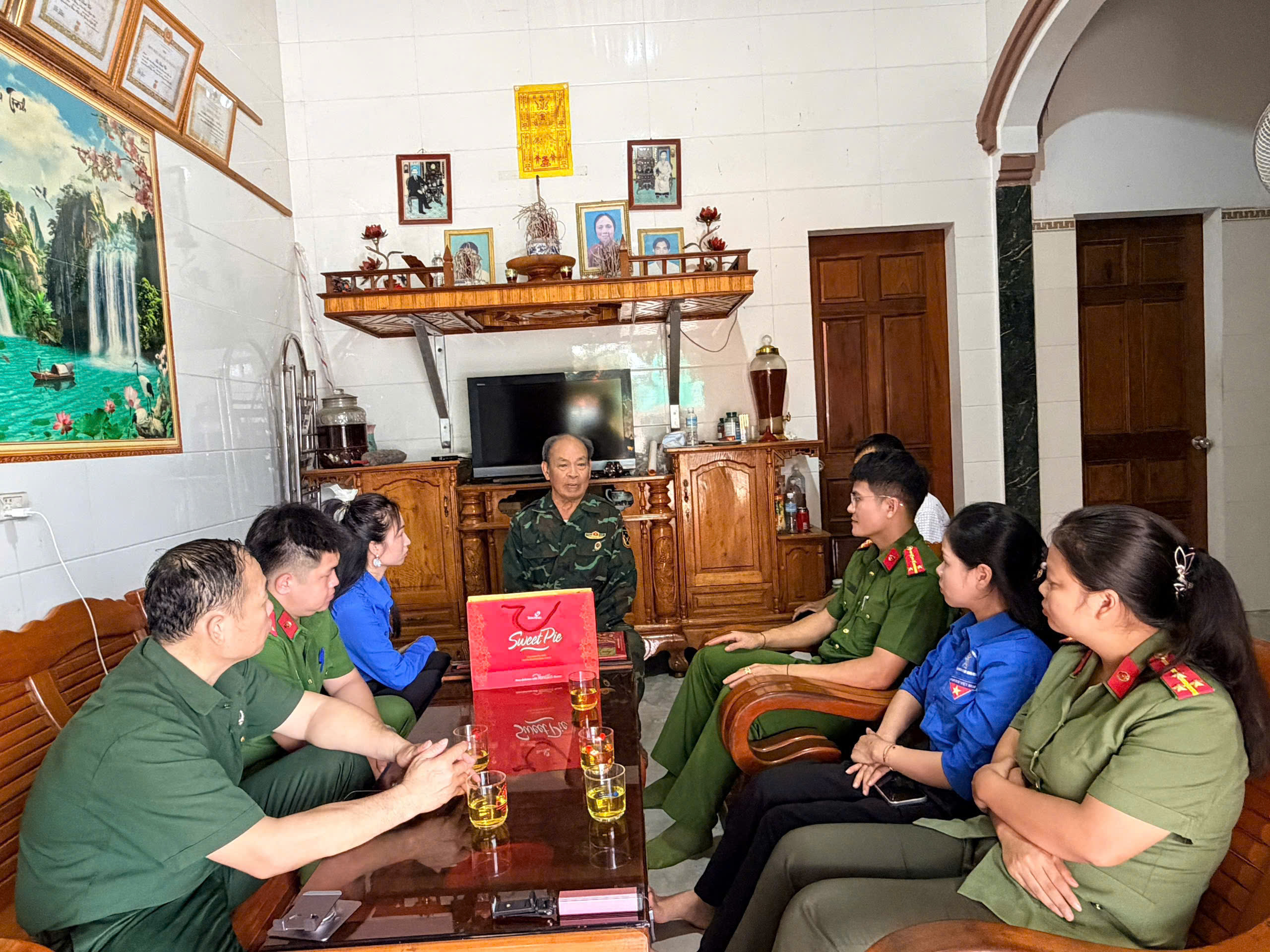 CHU ĐÌNH VIỆT - KÝ ỨC THỜI HOA LỬA TRÊN ĐẤT MIỀN ĐÔNG