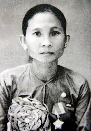 ANH HÙNG LLVT NHÂN DÂN NGUYỄN THỊ ÚT (CHỊ ÚT TỊCH)