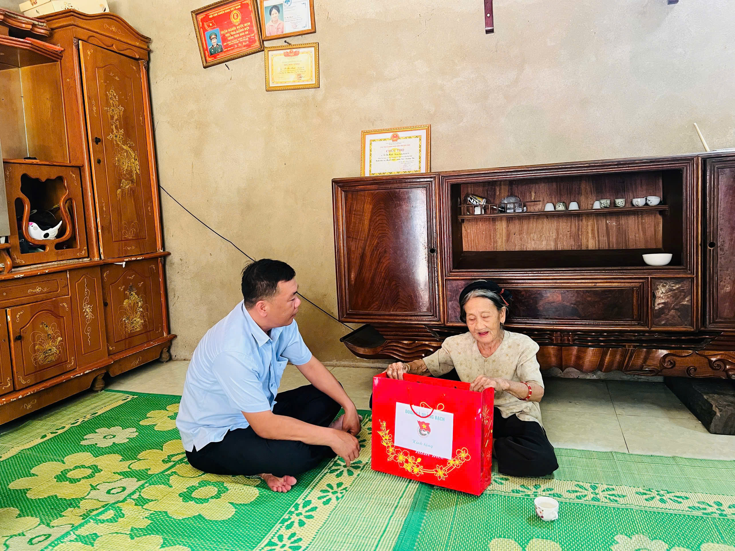 Tiếng hát bên bếp lửa lán nứa