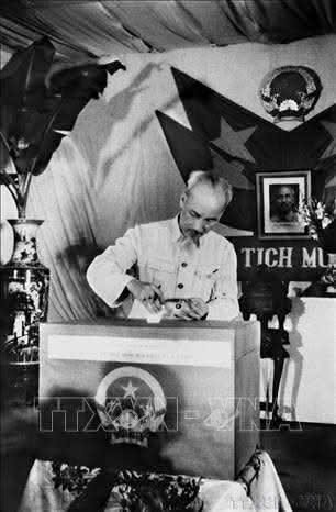 CHỦ TỊCH HỒ CHÍ MINH - NGƯỜI ĐẠI BIỂU QUỐC HỘI MẪU MỰC