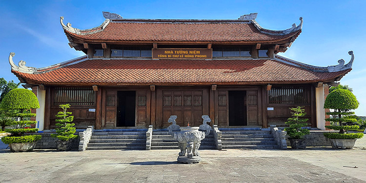 Đồng chí Lê Hồng Phong - tấm gương hiến dâng trọn đời cho sự nghiệp cách mạng của Đảng, của Nhân dân