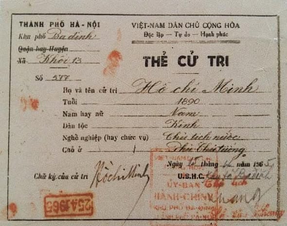 Sự thật thú vị đằng sau con dấu bị ngược trên thẻ cử tri của Bác Hồ có thể bạn chưa biết