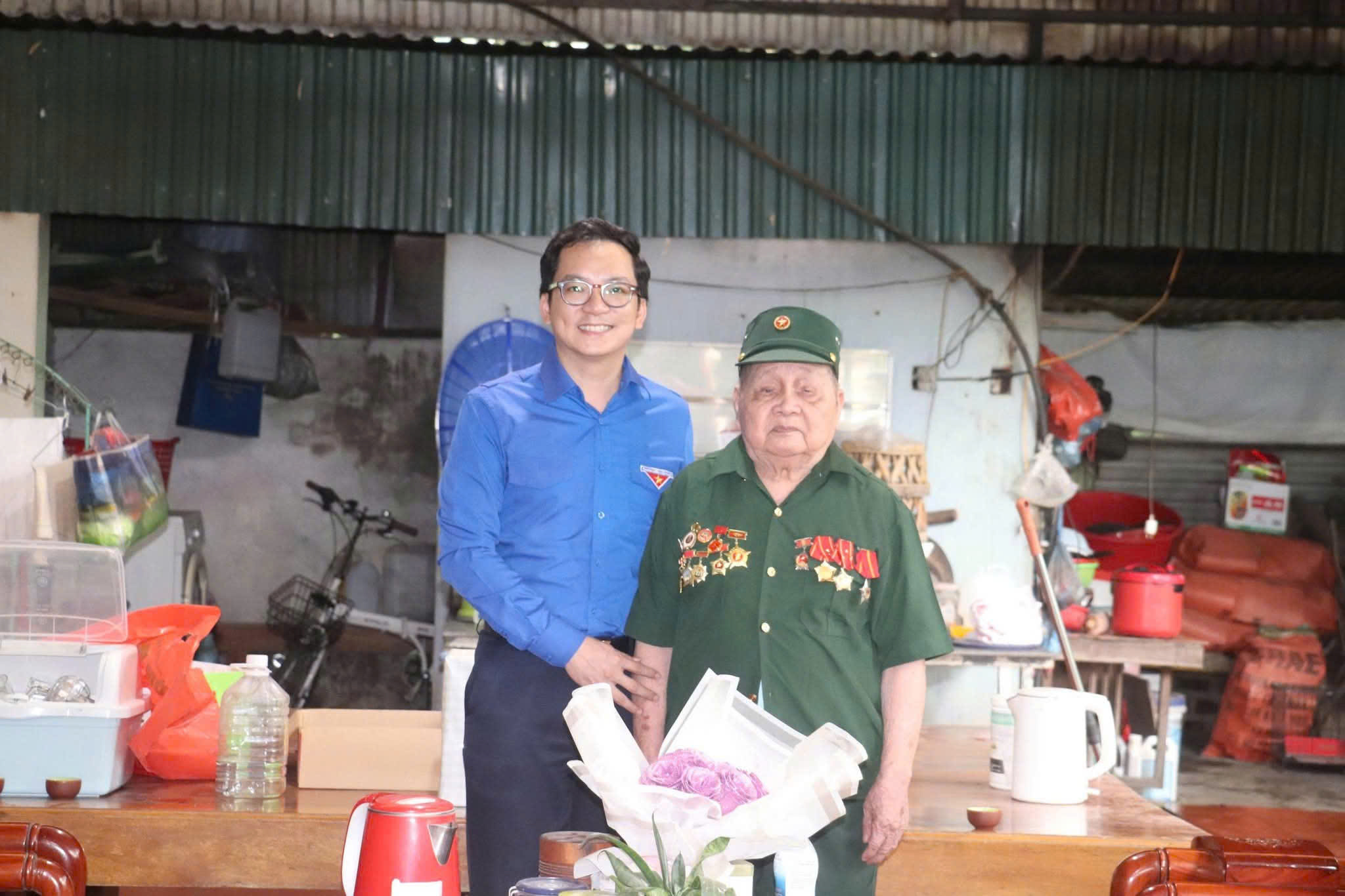 TUỔI TRẺ ĐIỆN BIÊN TRI ÂN CÁC CHIẾN SĨ ĐIỆN BIÊN, THƯƠNG BINH TRÊN ĐỊA BÀN PHƯỜNG ĐIỆN BIÊN PHỦ 