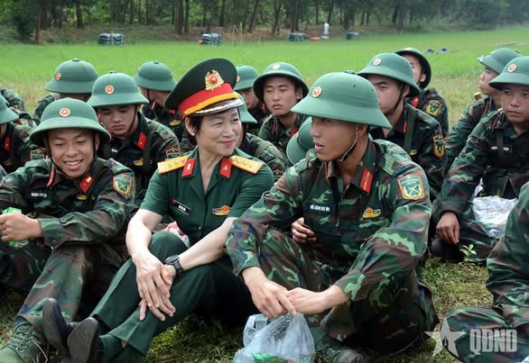 Những “làn gió xanh” làm dịu mát thao trường