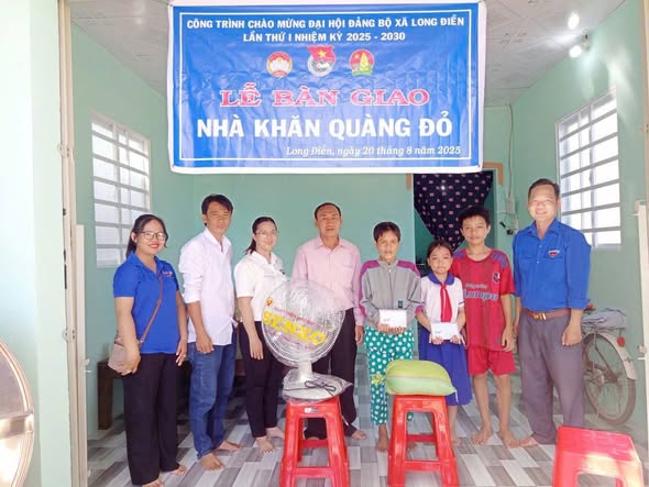 LỄ BÀN GIAO NHÀ KHĂN QUÀNG ĐỎ