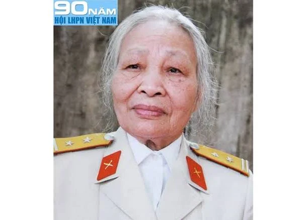 Nữ anh hùng tay không bắt giặc