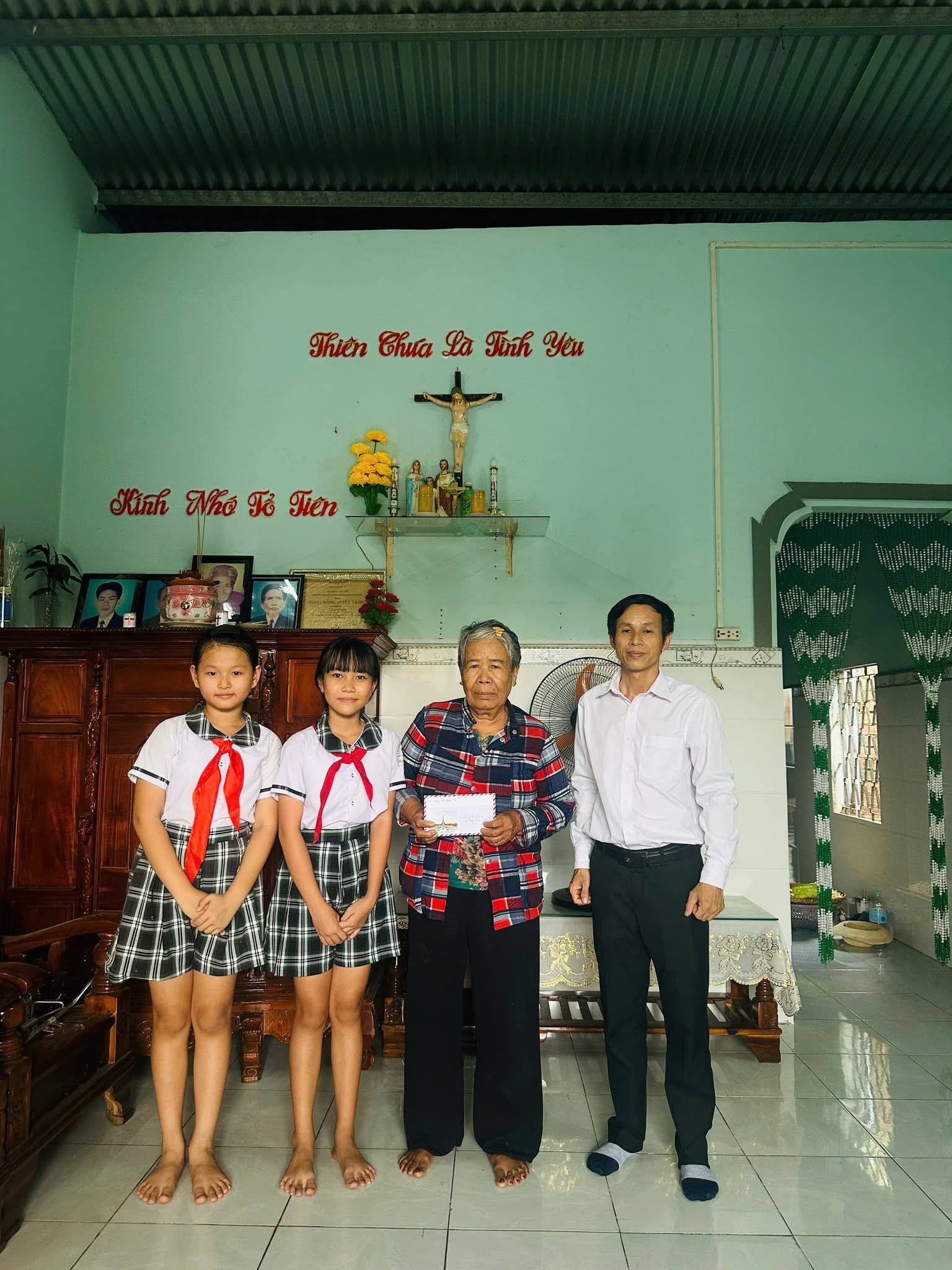 UỐNG NƯỚC NHỚ NGUỒN