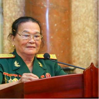 Ngọn Lửa Thép Giữa Trời Bom Đạn