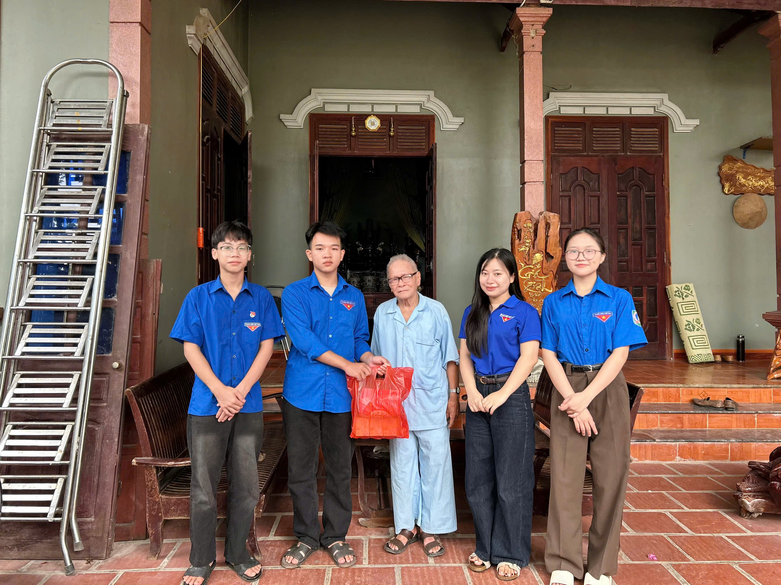 Tám người dân quê tôi đã trở thành liệt sĩ