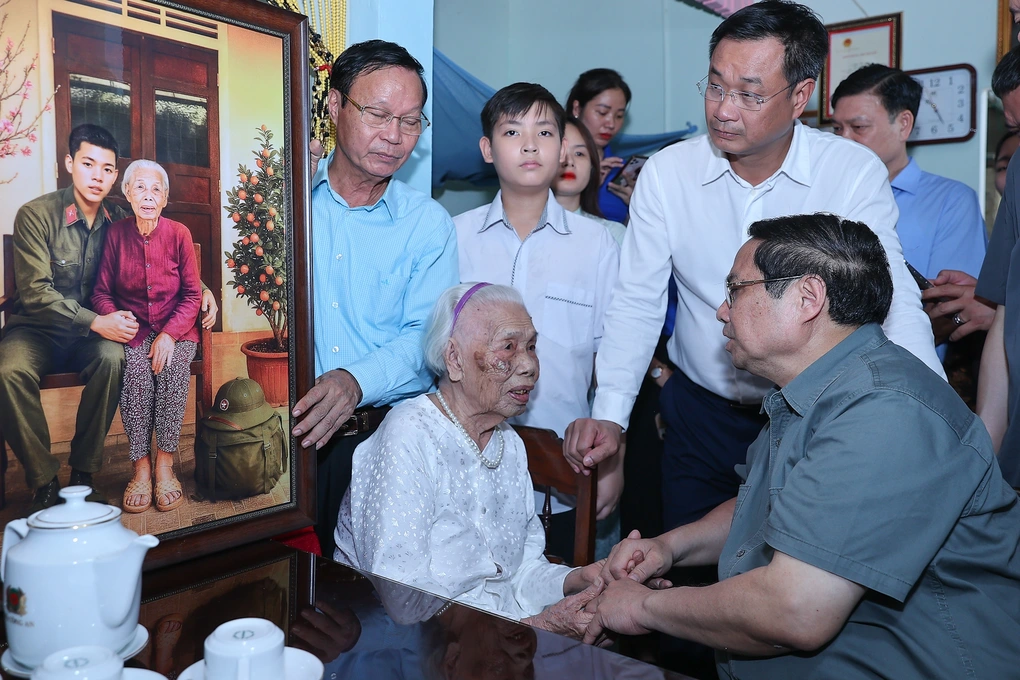 Món quà đặc biệt Thủ tướng tặng Mẹ Việt Nam anh hùng ở Quảng Trị