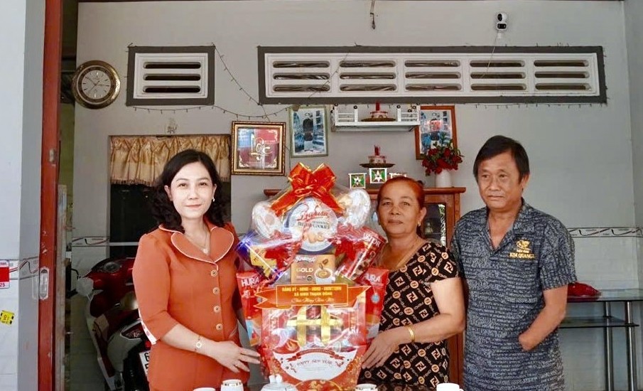 THĂM, HỎI GIA ĐÌNH CHÍNH SÁCH