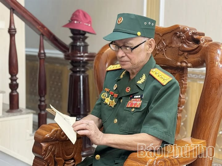 Mở “cánh cửa thép” Đồng Dù