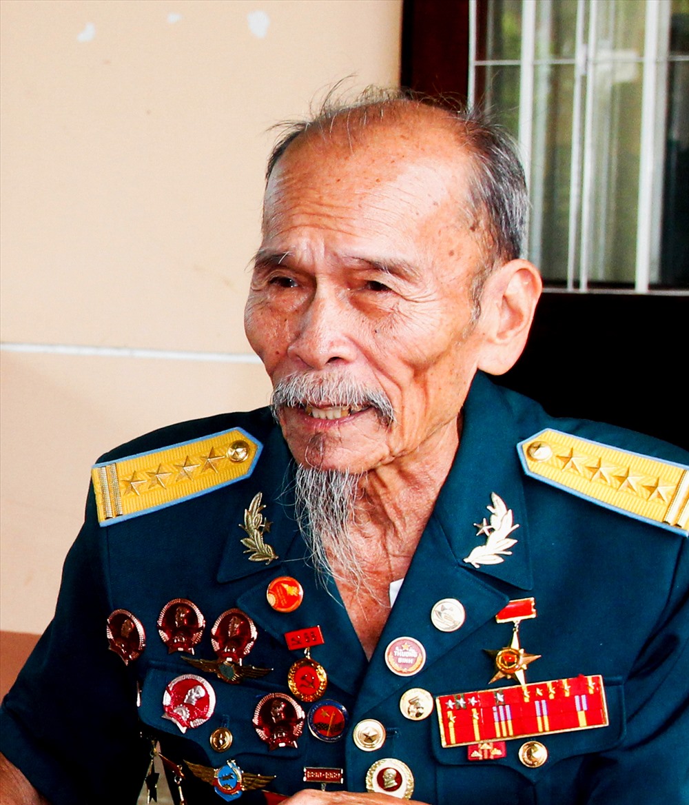 Anh hùng phi công Nguyễn Văn Bảy