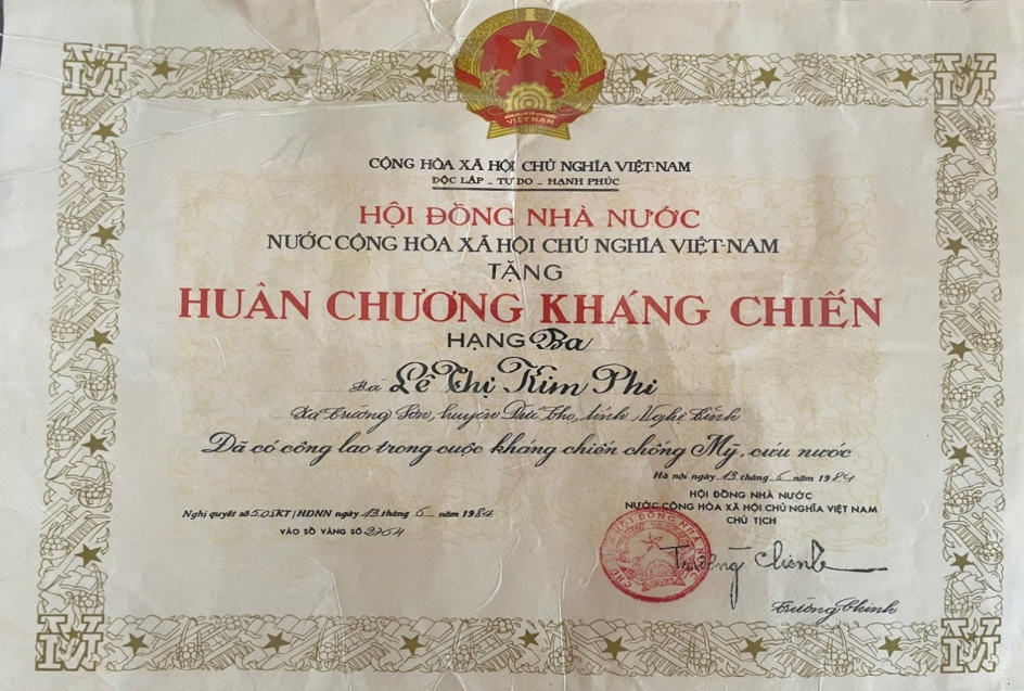 Thanh xuân của chúng tôi gửi lại nơi tuyến lửa, không tiếc tuổi xuân, chỉ tiếc chưa cống hiến hết mình cho Tổ quốc