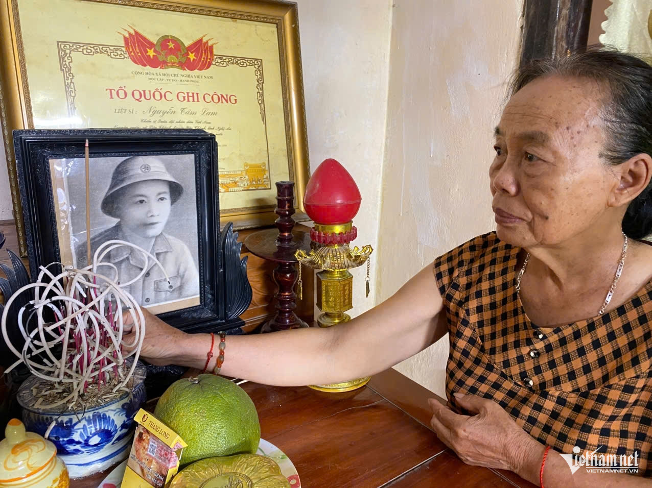 Tiếng chuông báo mộng và 13 chuyến xe tìm anh trai liệt sĩ ở 'đất lửa'