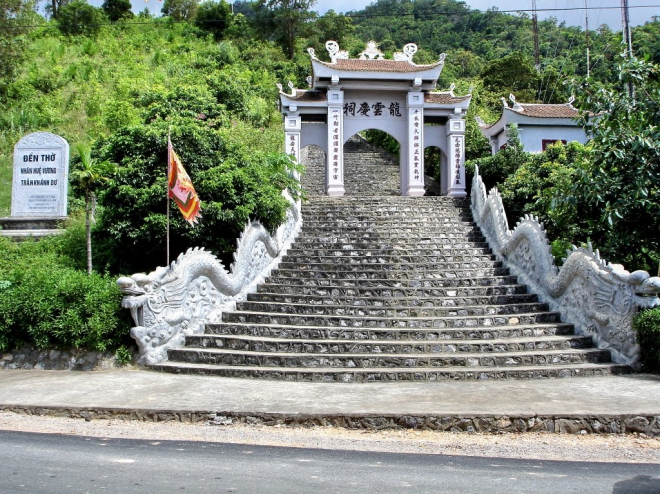 Trần Khánh Dư — từ người đốt than thành anh hùng Vân Đồn
