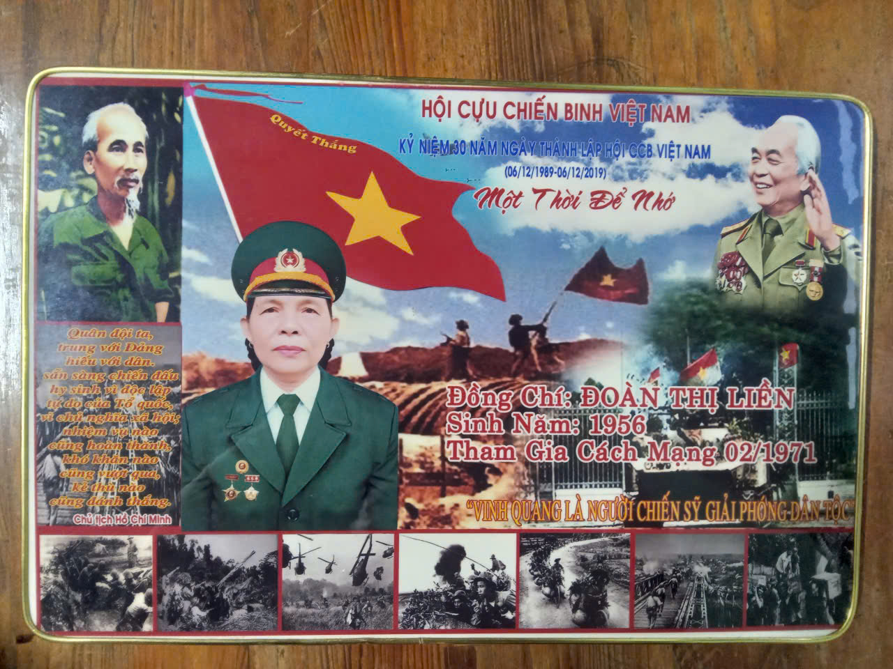 Đoản khúc thời hoa lửa: Người giao liên tuổi trăng tròn
