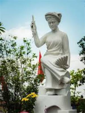 Dùng thơ ca để đả kích thói đạo đức giả và đòi quyền bình đẳng cho phụ nữ
